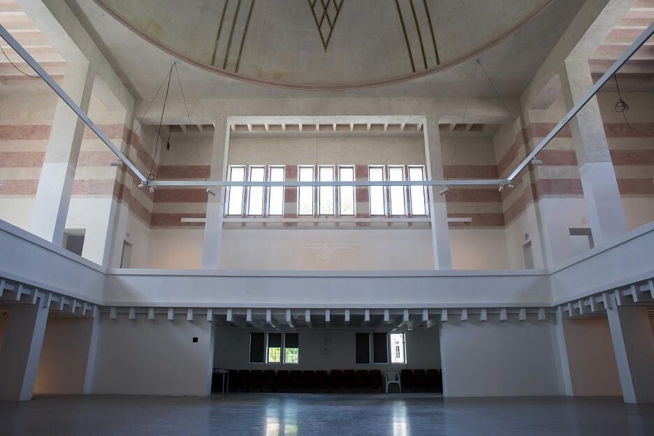 Novú synagógu v Žiline charakterizujú najmä minimalistické priestory. 
