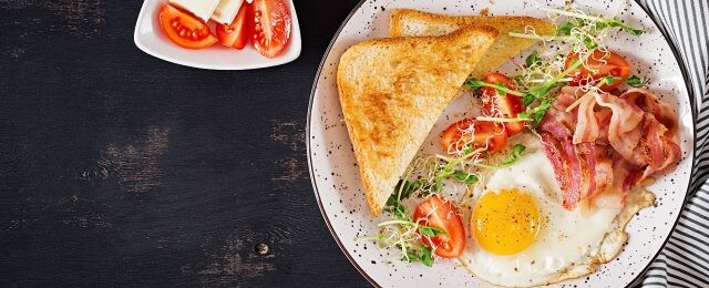 Milujete raňajky v štýle kráľov? Toto sú najlepšie podniky v okolí Bratislavy podľa Forbesu