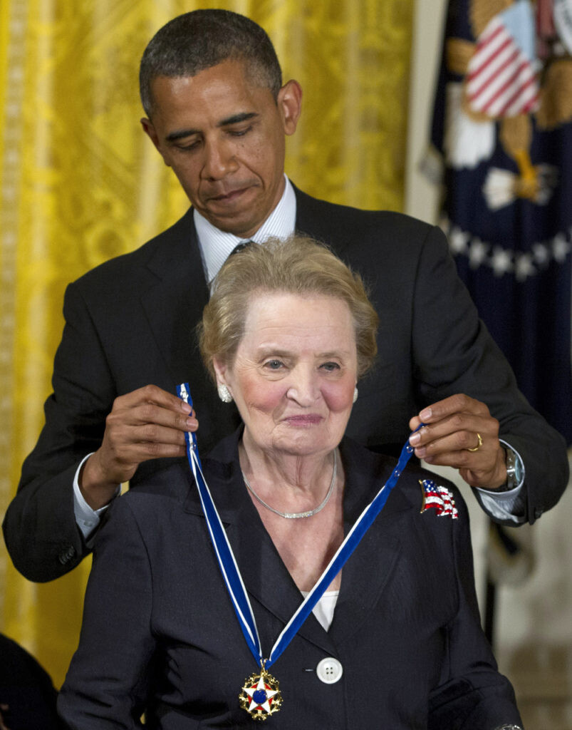 Madeleine Albright a Barack Obama