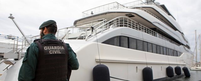 Luxusnú jachtu oligarchu Vekselberga zhabala španielska polícia s pomocou FBI